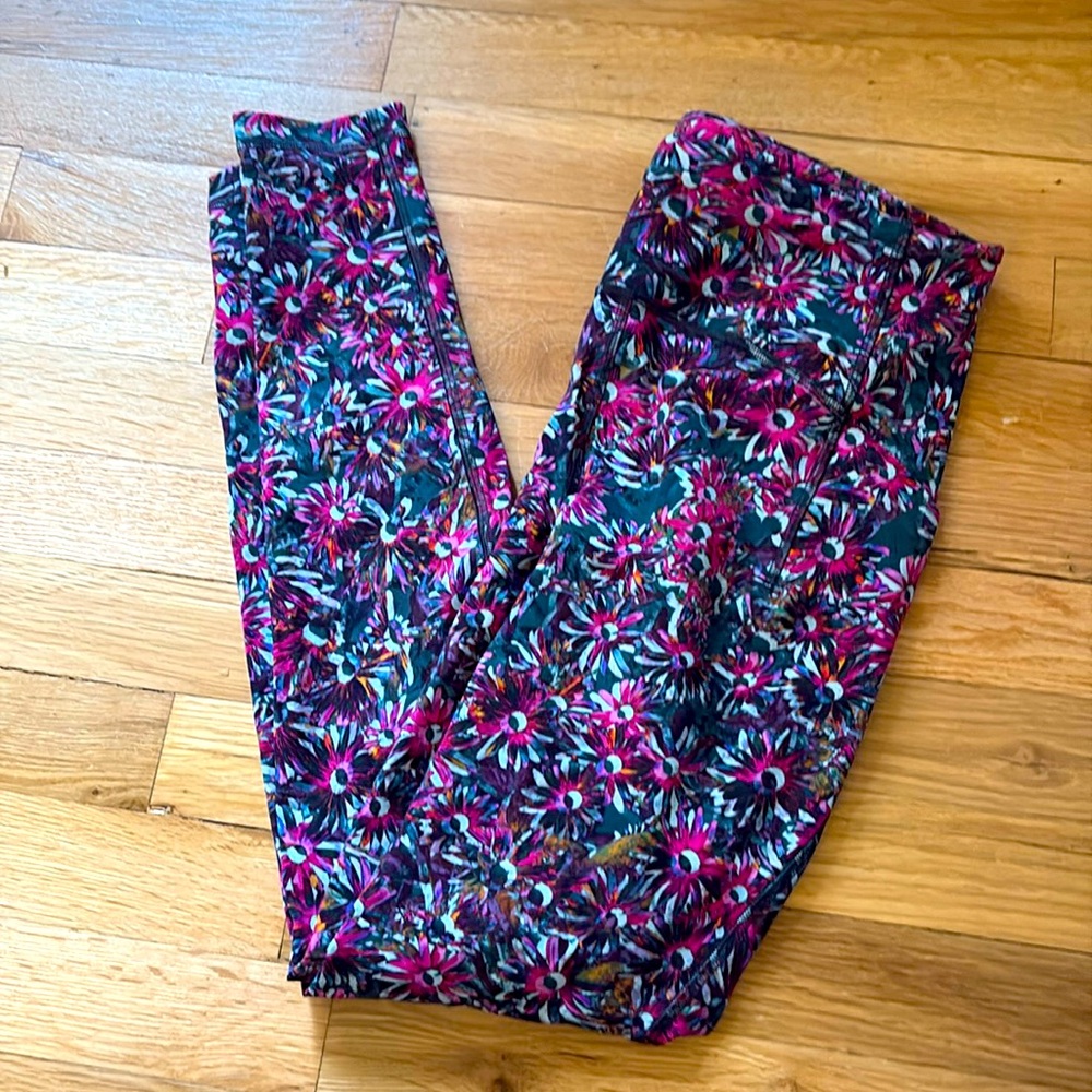 Luluemon EUC Speed Tight Floral Tribe